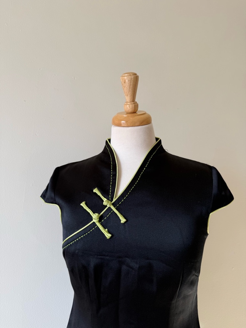Vintage Style Black Satin Cheongsam Mini Dress Lime Green Trim y2k / 90s - Picture 3 of 12